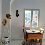 Elle, Just Few Steps From The Center! 아파트 *