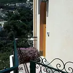 Elle, Just Few Steps From The Center!