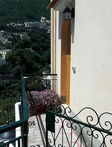 Elle, Just Few Steps From The Center!